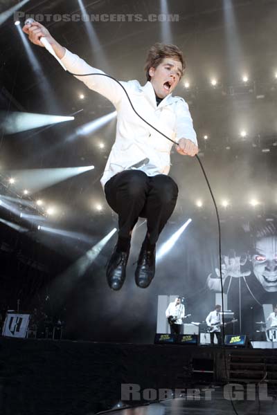 THE HIVES - 2014-08-22 - SAINT CLOUD - Domaine National - Grande Scene - Per Almqvist - Arne Christian Jääskeläinen - Karl Johan Marcus Gustavsson - Mikael Karlsson Åström